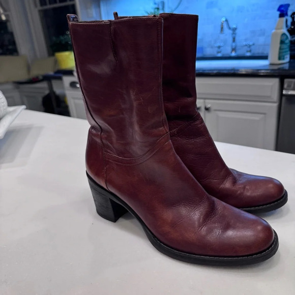 BCBG WOMENS BROWN LEATHER HEEL BOOTS - SIZE 10 Cowboy - Picture 3 of 14